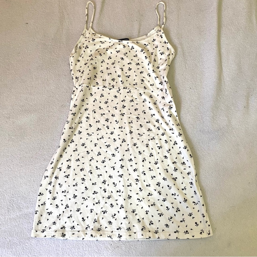 Brandy Melville dress black floral pattern